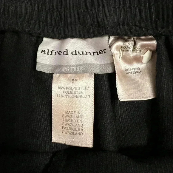 Women’s Size 16 Petite Black Corduroy Alfred Dunner Pull on Pants - Picture 2 of 4